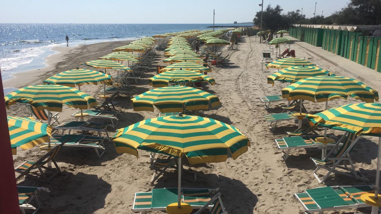 Centro Vacanze Lido Smeraldo Frigole Exterior photo
