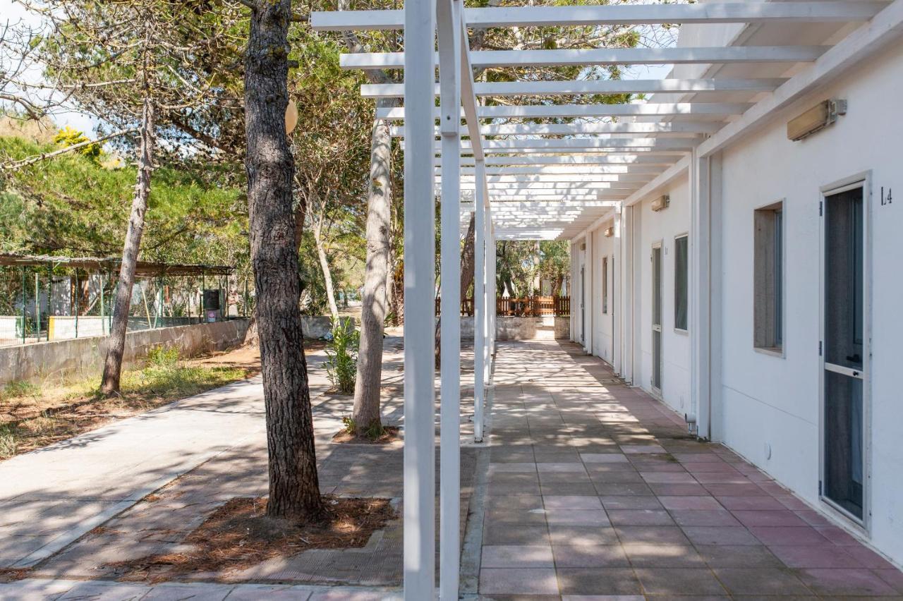 Centro Vacanze Lido Smeraldo Frigole Exterior photo